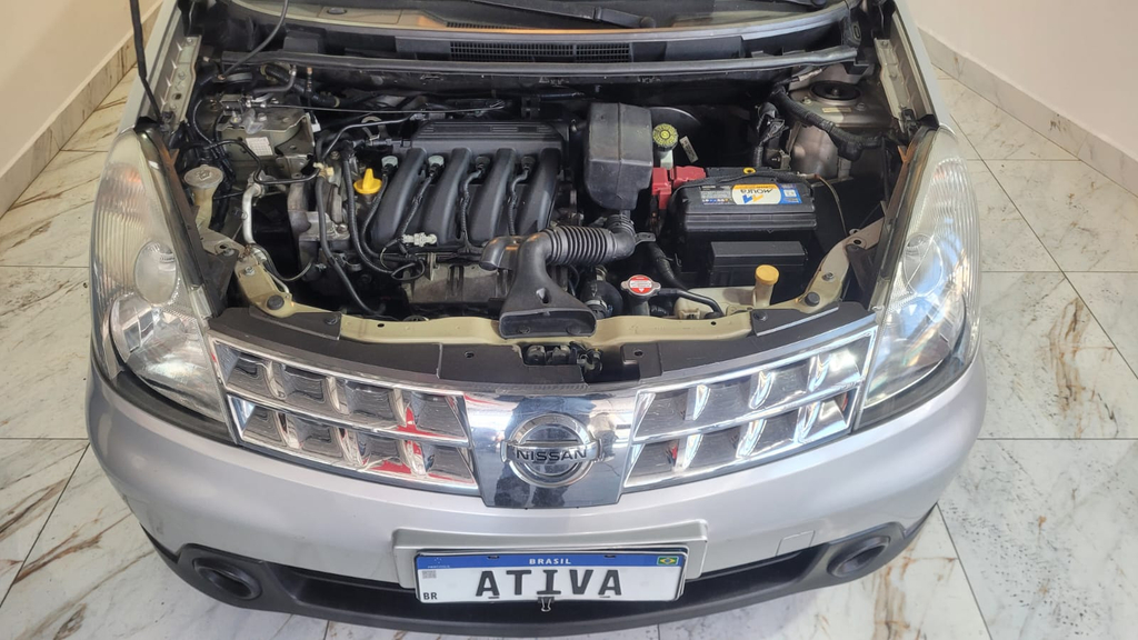 Nissan Livina Prata