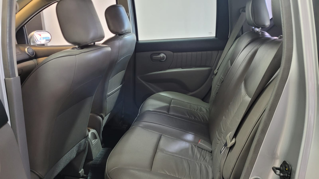 Nissan Livina Prata