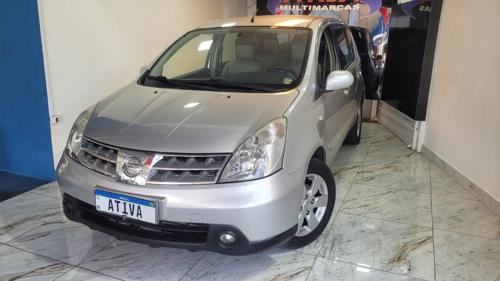 Nissan Livina Prata