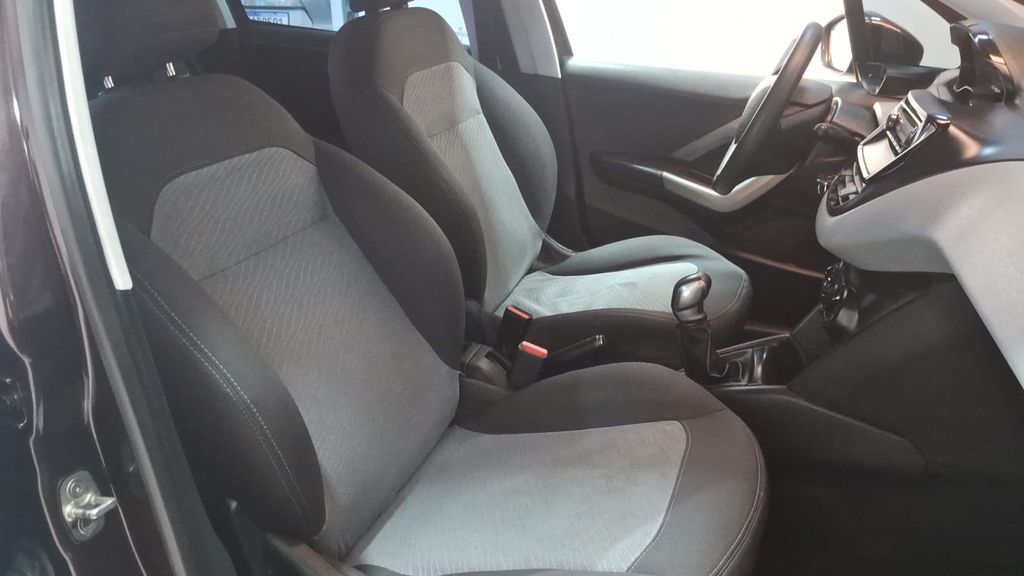 Peugeot 208 Marrom