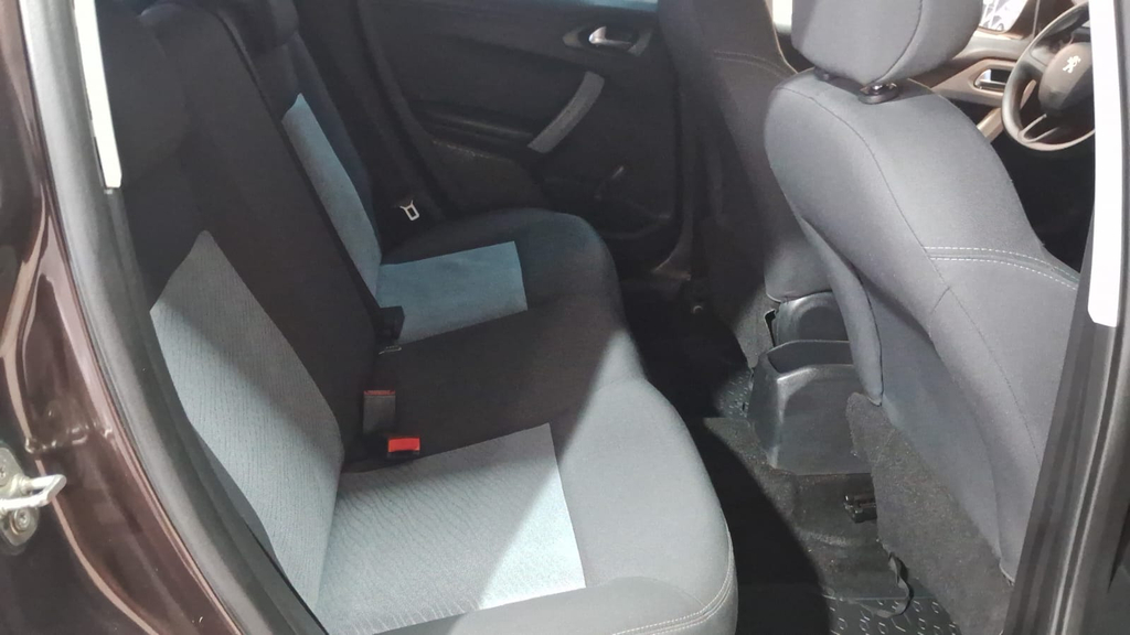 Peugeot 208 Marrom