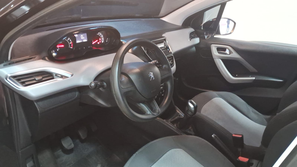 Peugeot 208 Marrom