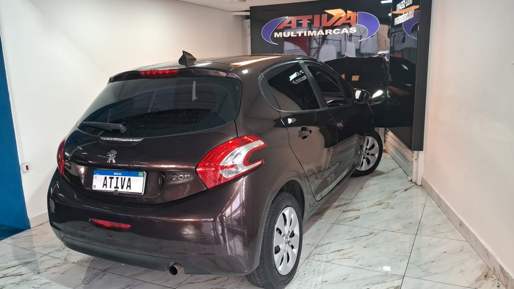 Peugeot 208 Marrom