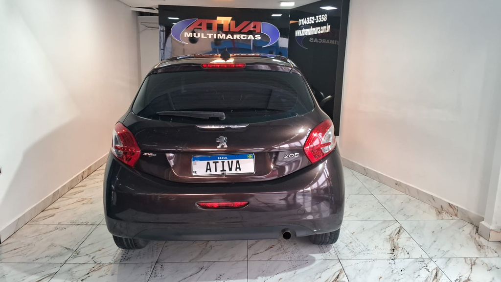 Peugeot 208 Marrom