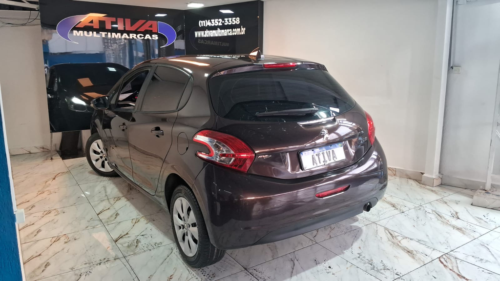 Peugeot 208 Marrom