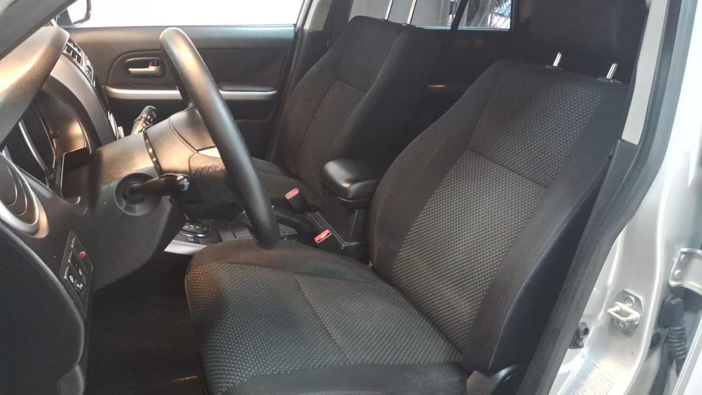 Suzuki Grand Vitara Prata
