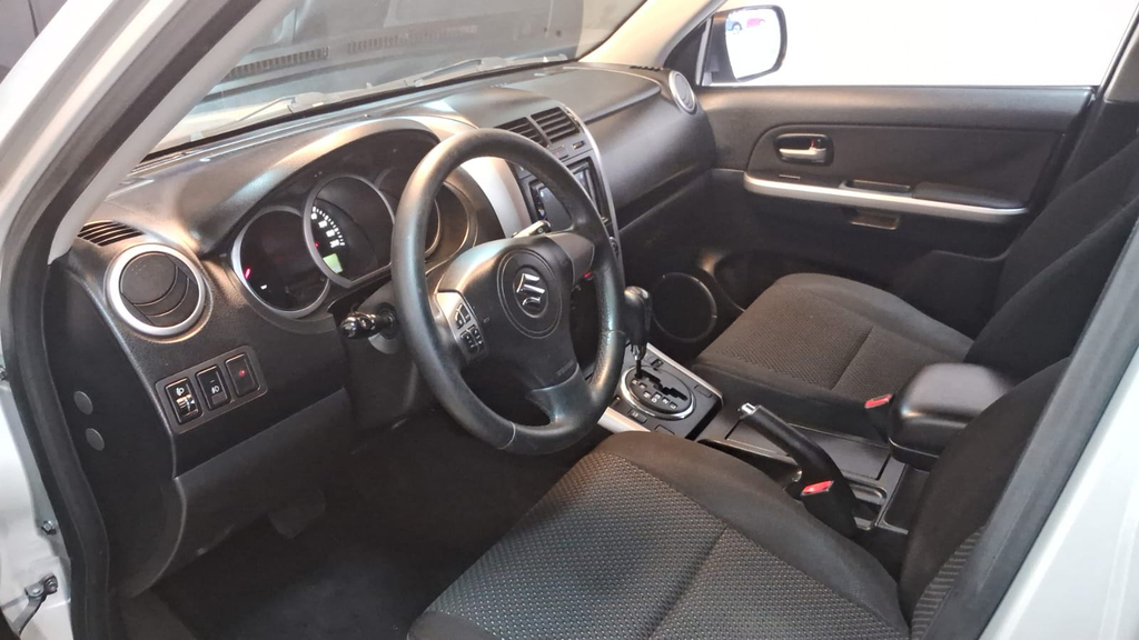 Suzuki Grand Vitara Prata