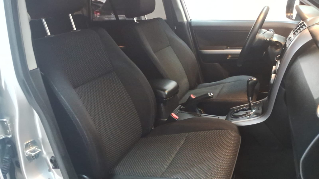 Suzuki Grand Vitara Prata