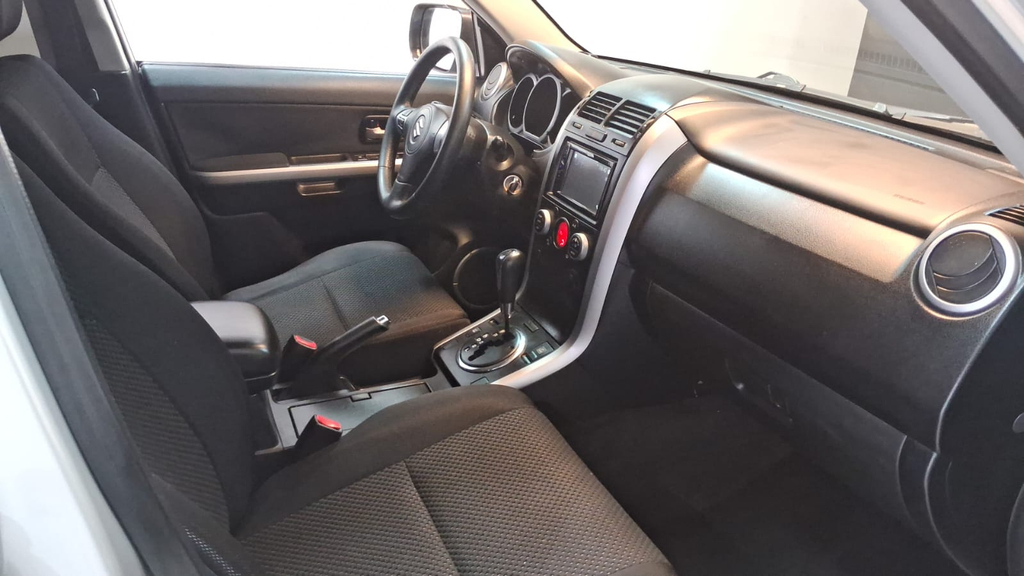 Suzuki Grand Vitara Prata