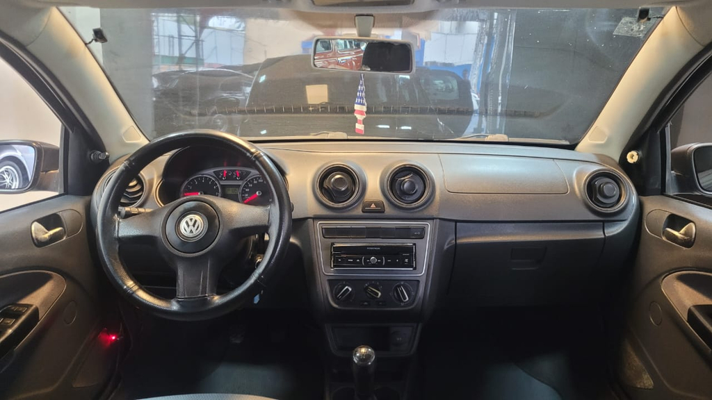 Volkswagen Voyage Preto