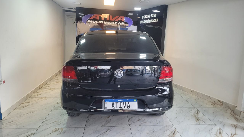 Volkswagen Voyage Preto