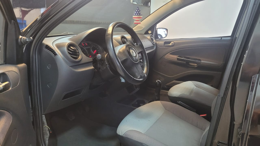 Volkswagen Voyage Preto