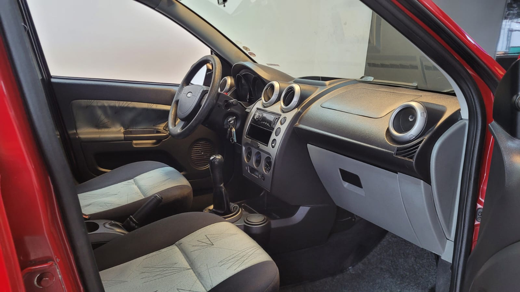 Ford Fiesta Vermelho