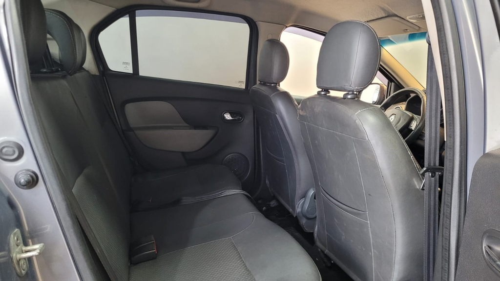 Renault Logan Cinza