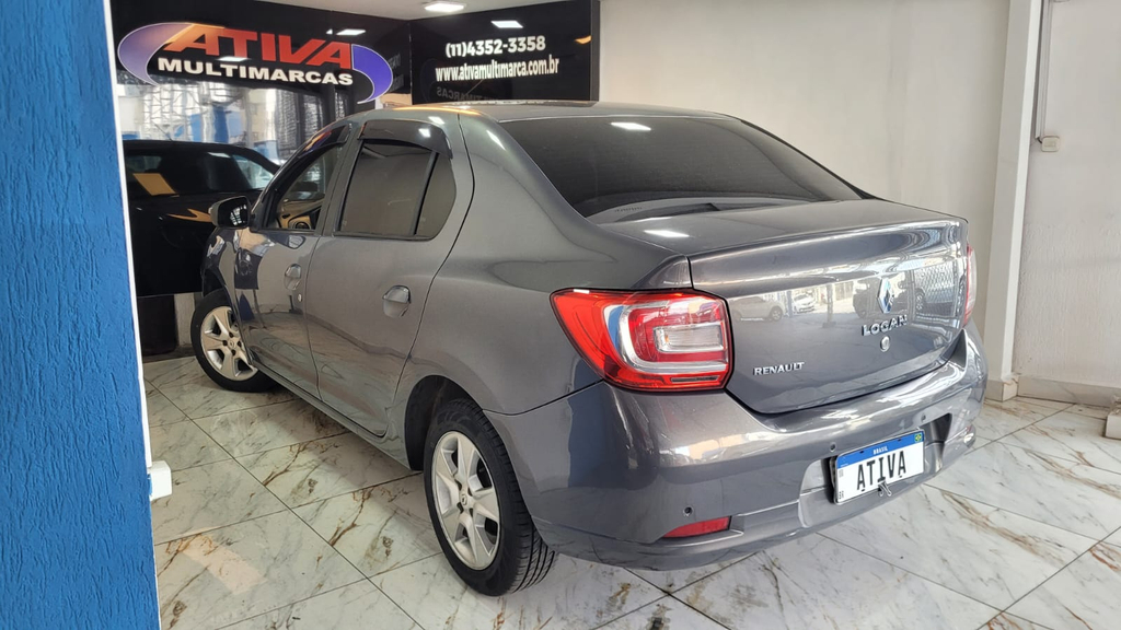 Renault Logan Cinza
