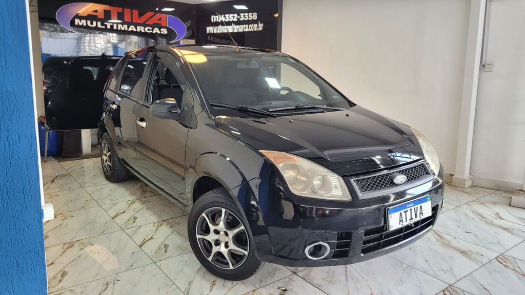 Ford Fiesta Hatch Preto
