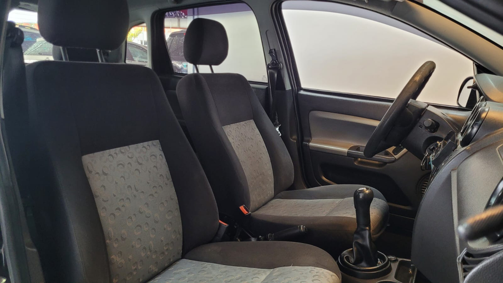 Ford Fiesta Hatch Preto
