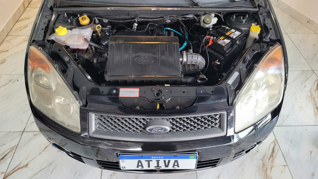 Ford Fiesta Hatch Preto