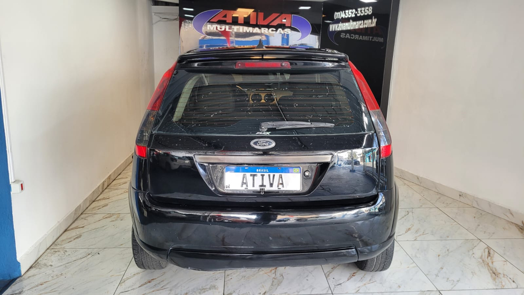 Ford Fiesta Hatch Preto
