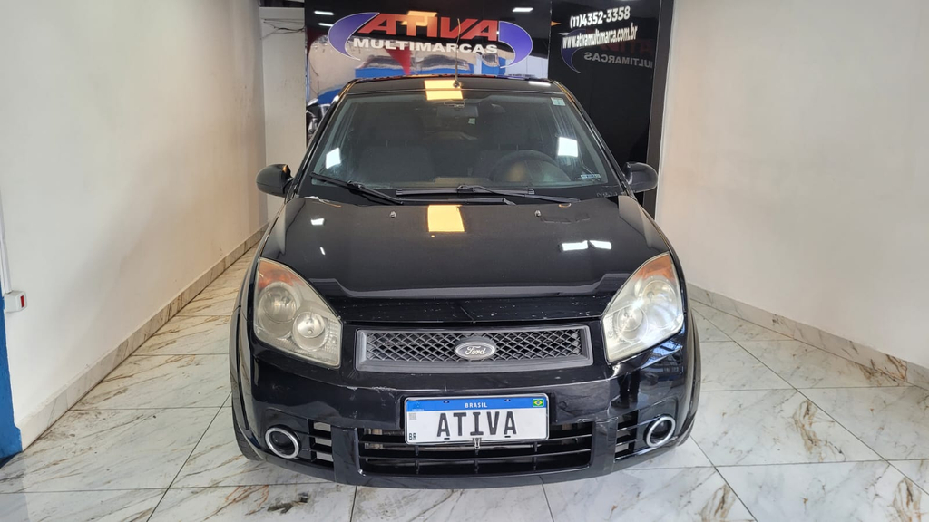 Ford Fiesta Hatch Preto