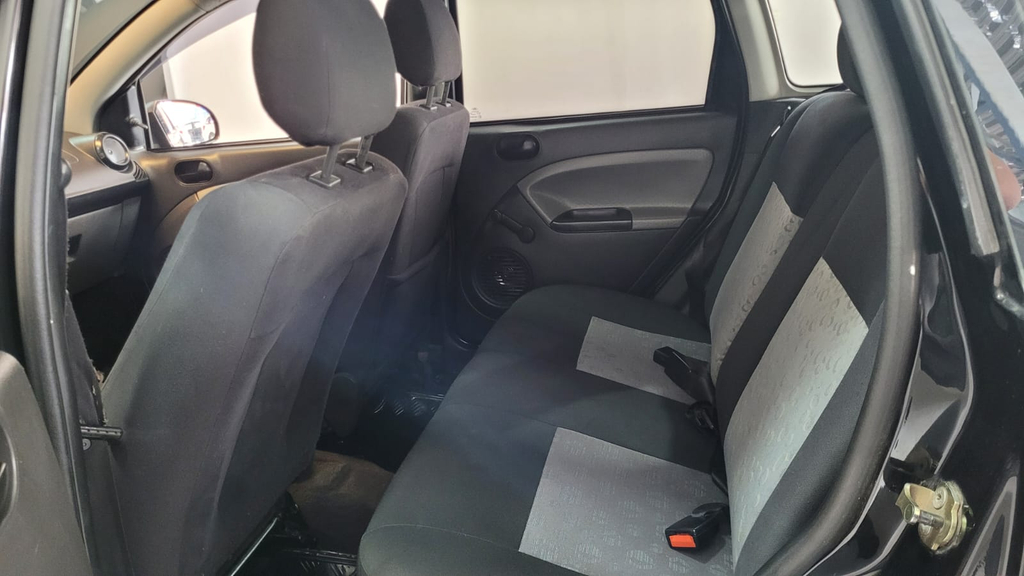 Ford Fiesta Hatch Preto