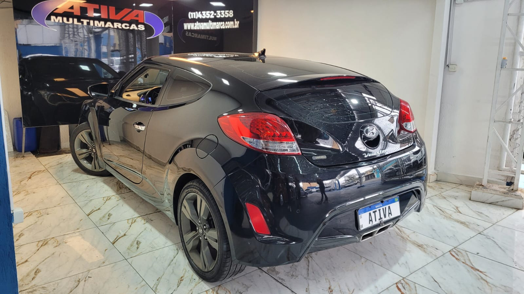 Hyundai Veloster Preto