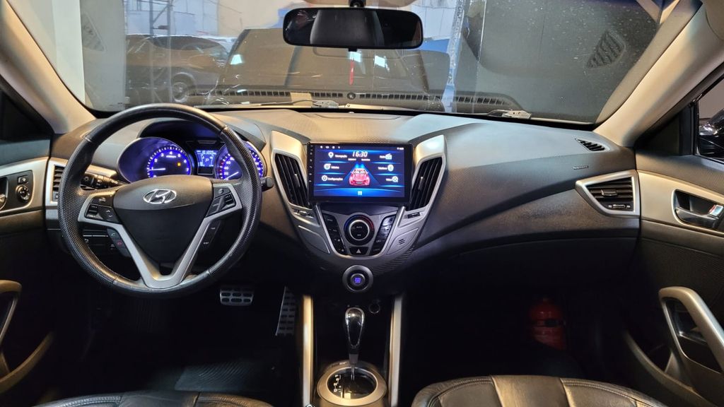 Hyundai Veloster Preto