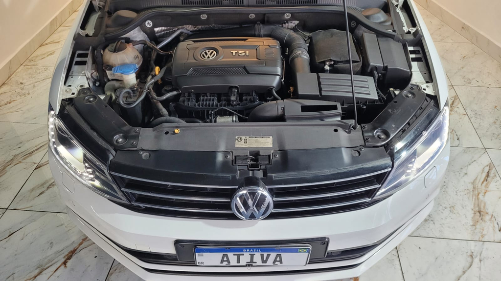 Volkswagen Jetta Branco