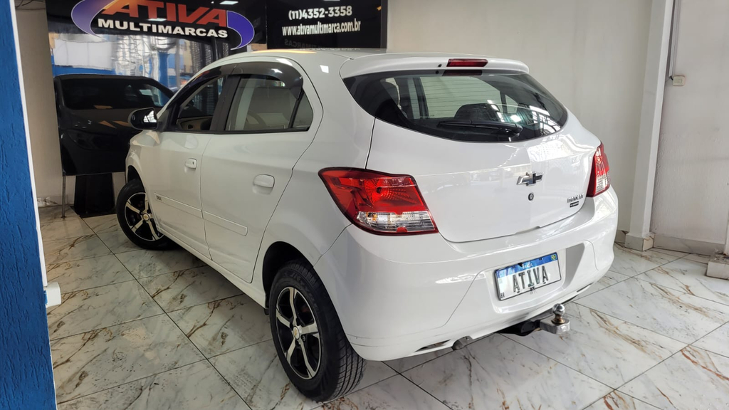 Chevrolet Onix Branco
