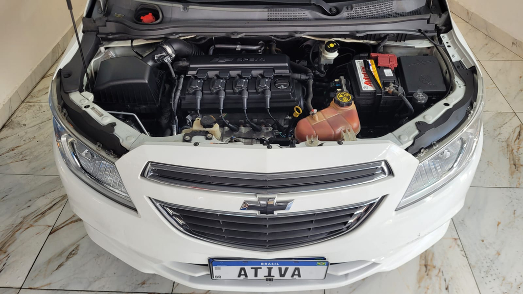 Chevrolet Onix Branco
