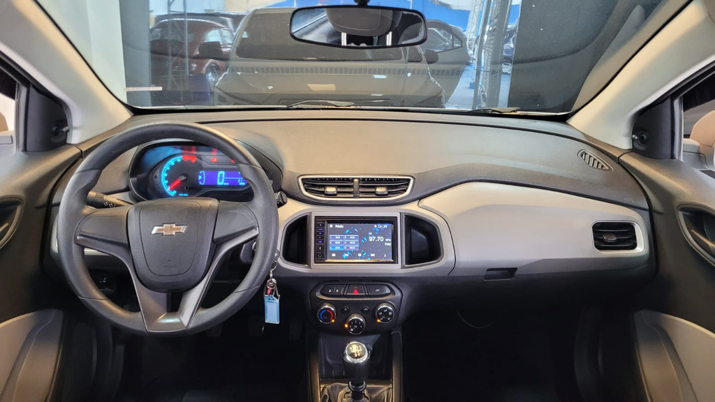 Chevrolet Onix Branco
