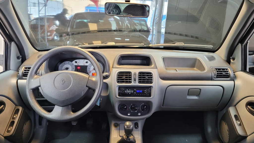 Renault Clio Preto
