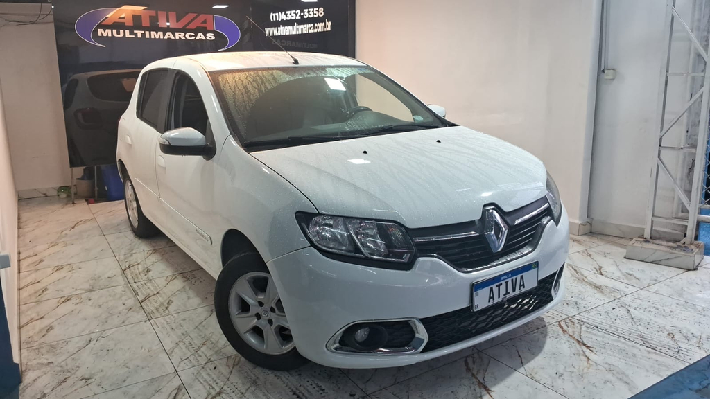 Renault Sandero Branco