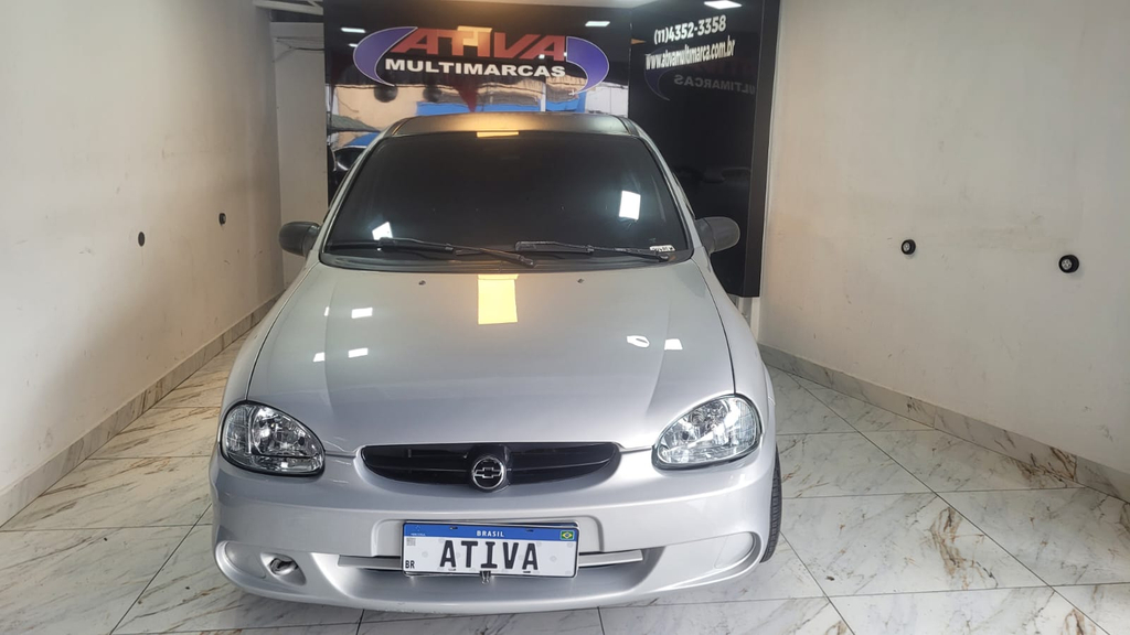 Chevrolet Classic Prata