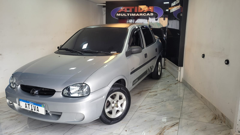 Chevrolet Classic Prata