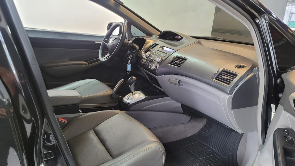 Honda Civic Preto