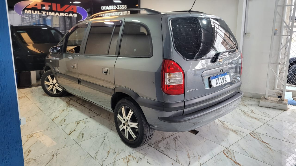 Chevrolet Zafira Cinza