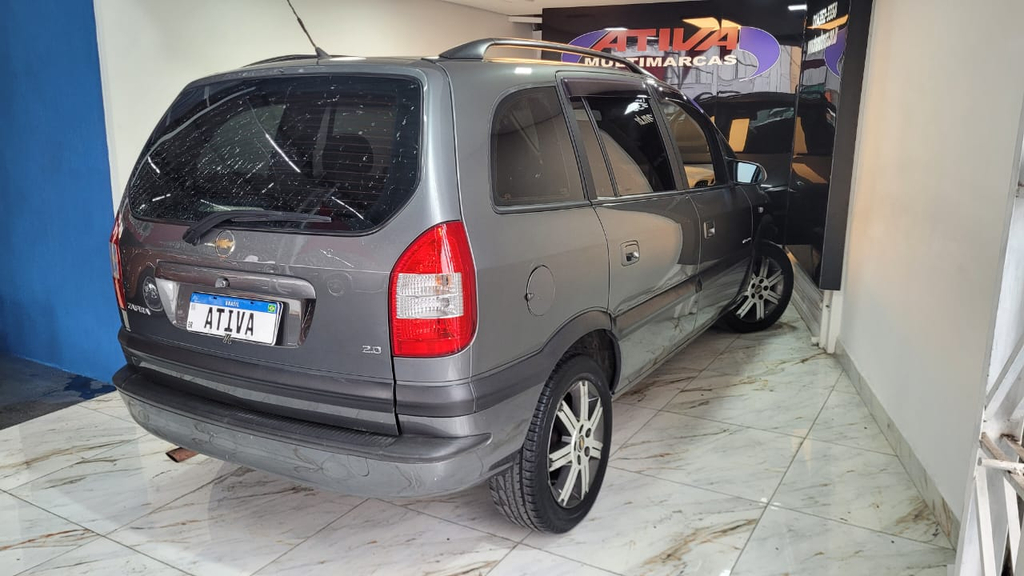 Chevrolet Zafira Cinza