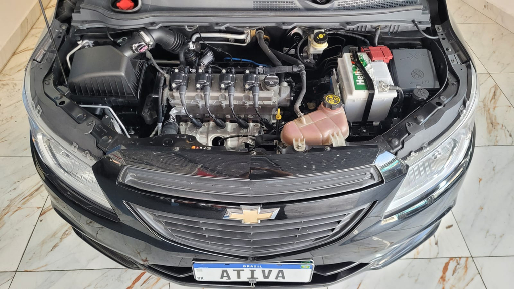 Chevrolet Onix Preto