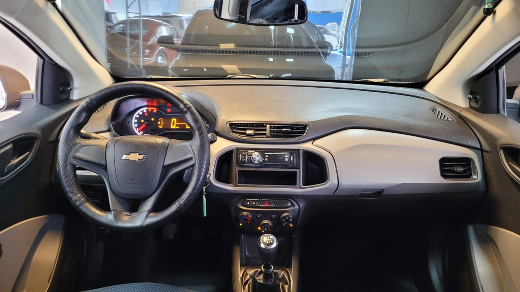 Chevrolet Onix Preto