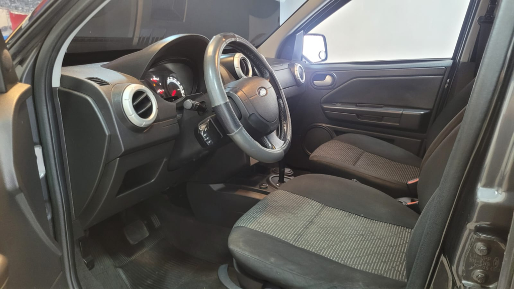 Ford EcoSport Cinza