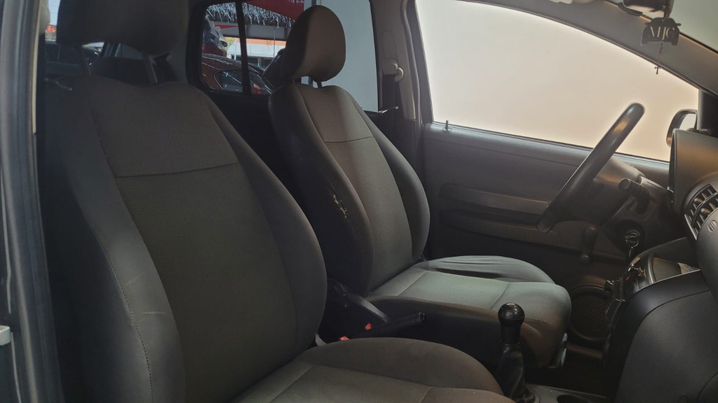 Volkswagen Fox Cinza