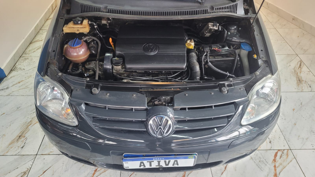 Volkswagen Fox Cinza