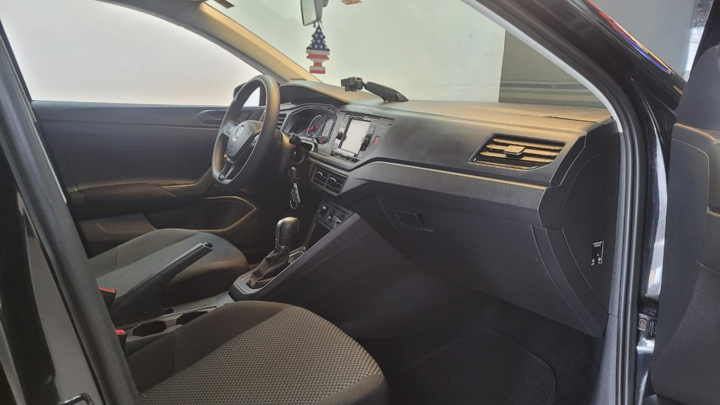 Volkswagen Virtus Preto