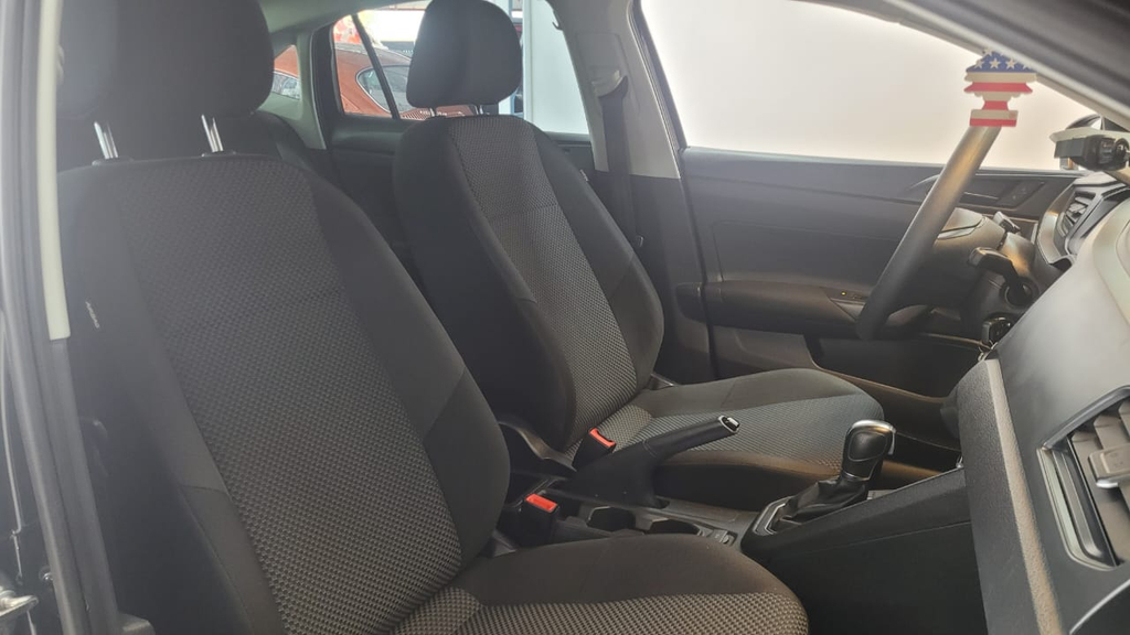 Volkswagen Virtus Preto