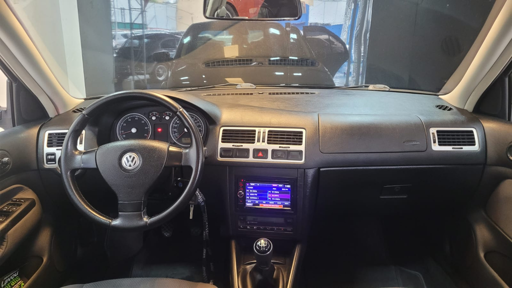 Volkswagen Bora Preto