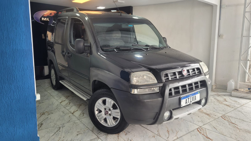 Fiat Doblò Preto