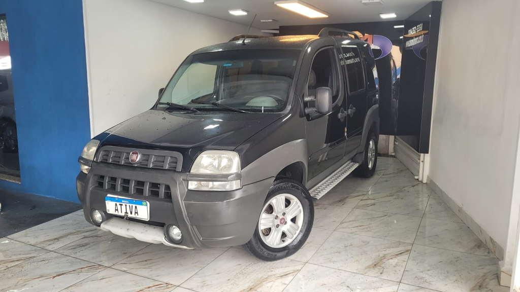 Fiat Doblò Preto