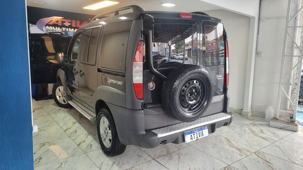 Fiat Doblò Preto