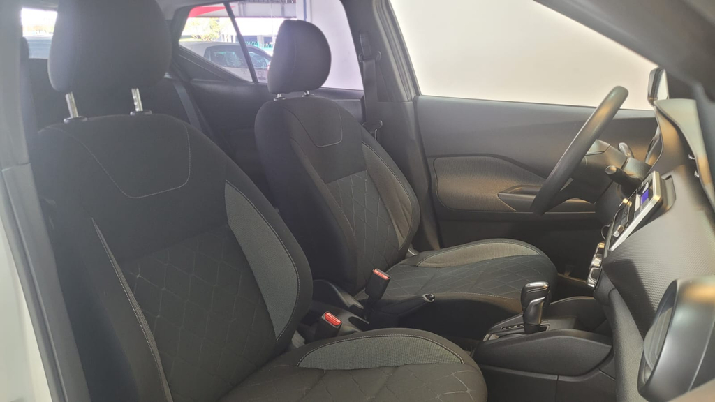 Nissan Kicks Branco